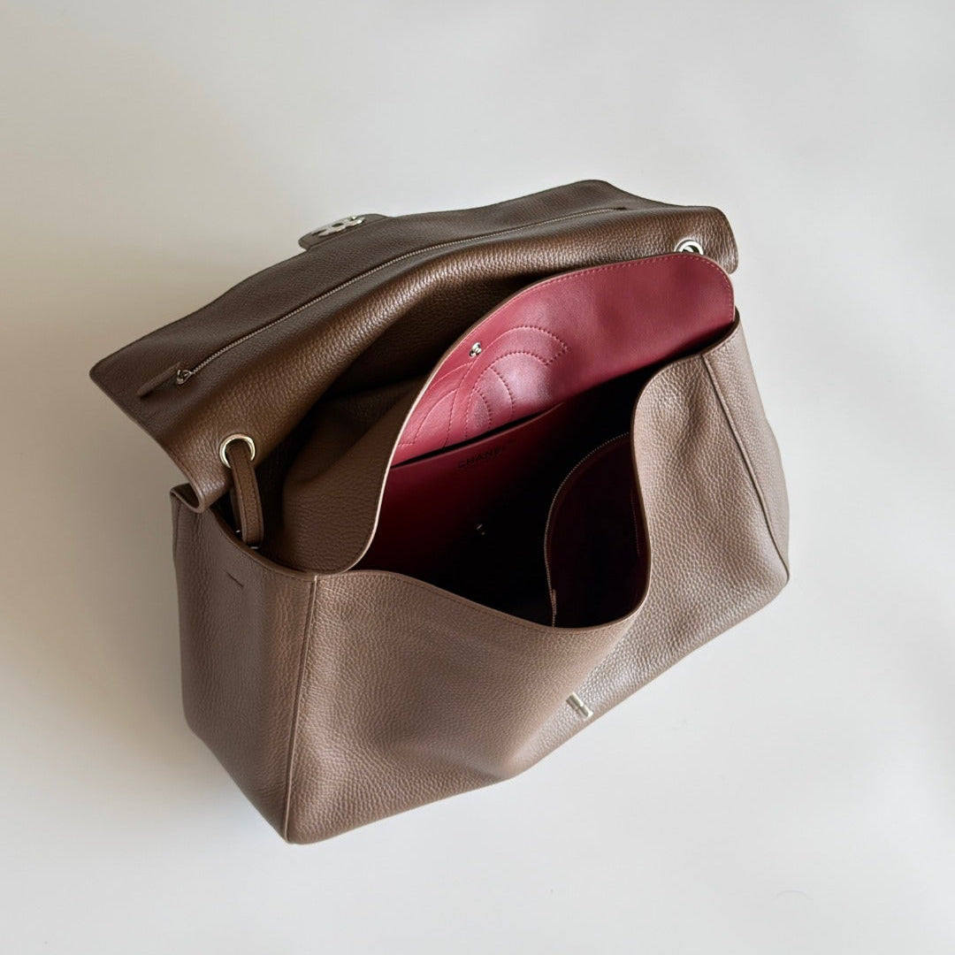 Maxi flap bag