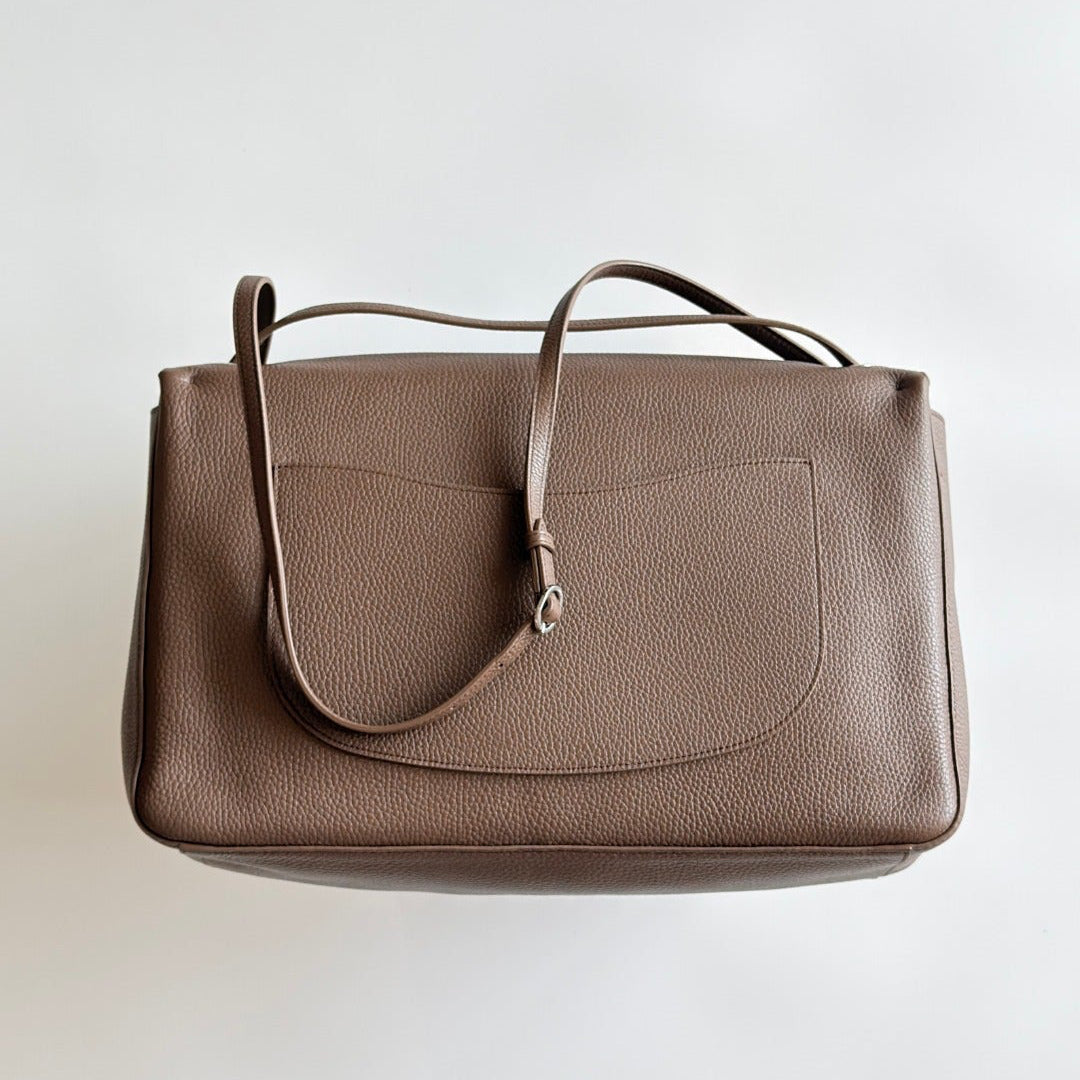 Maxi flap bag
