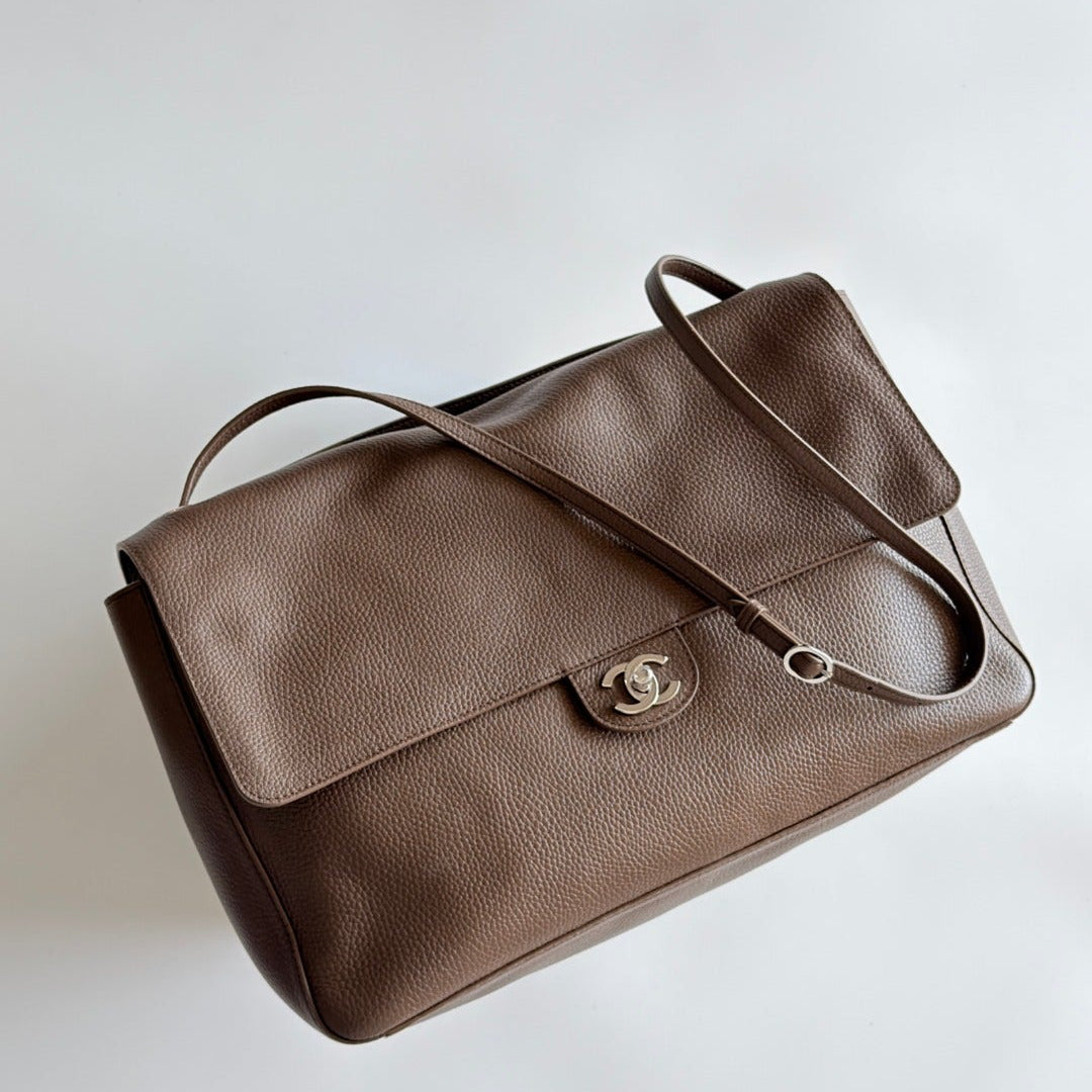 Maxi flap bag