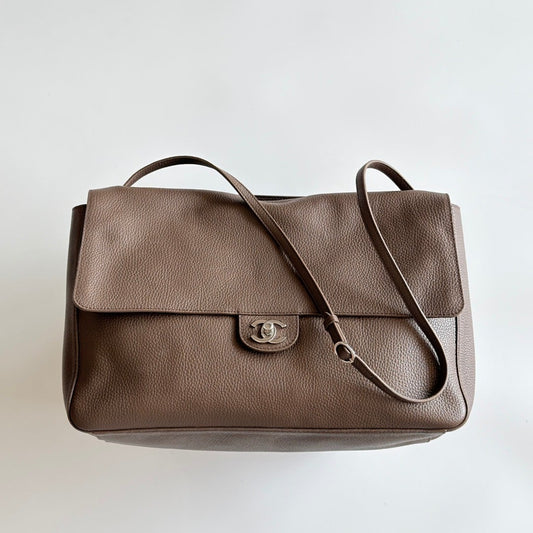 Maxi flap bag